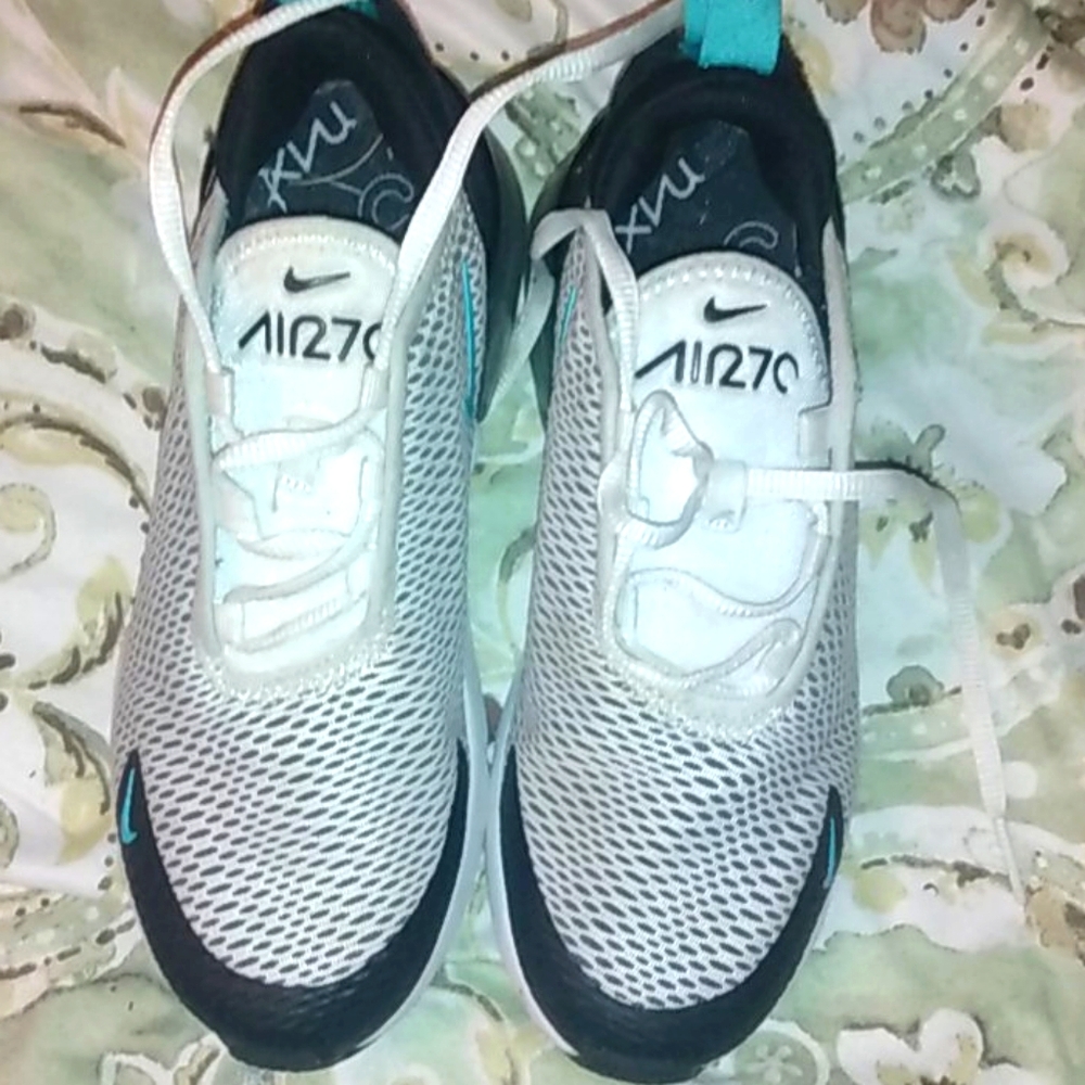 Nike boys air max 270